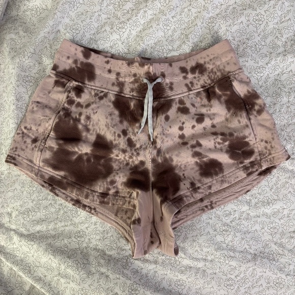 Lululemon Inner Glow Short *Marble Dye - Picture 1 of 3